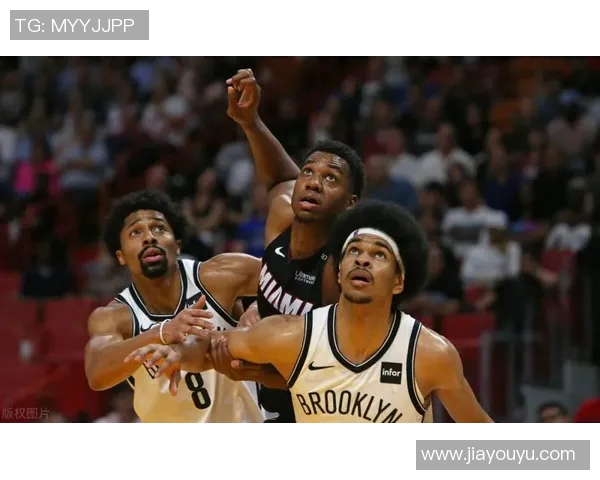 篮网与黄蜂激战三球精彩瞬间回顾与分析