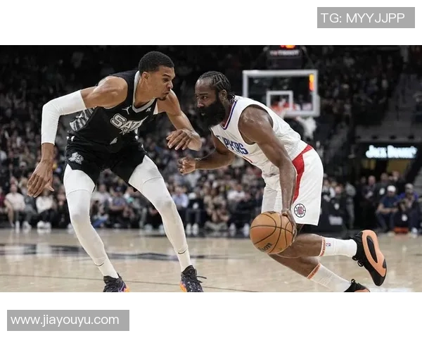 2015赛季季后赛快船与马刺的激烈对决与精彩瞬间回顾