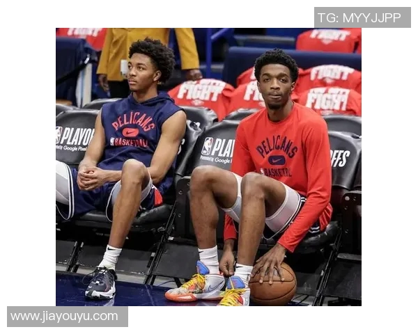 赫伯特琼斯的篮球旅程与成长故事探索他的职业生涯与个人成就 赫伯特琼斯的篮球旅程与成长故事探索他的职业生涯与个人成就